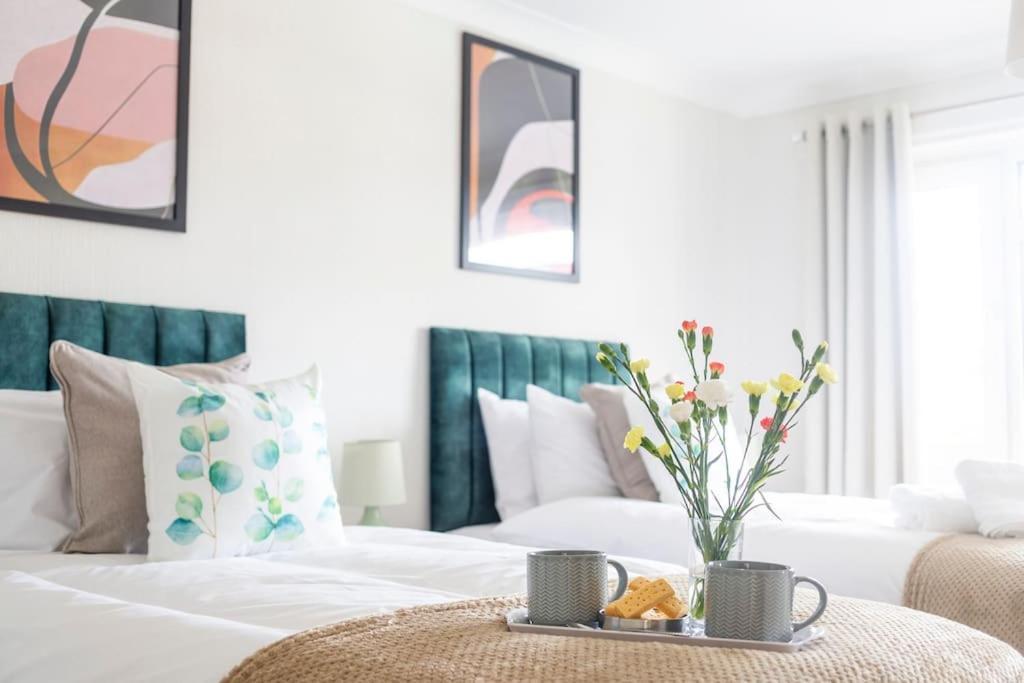 Panoramic Sea View Apartment Sleeps 4-Free Parking Bournemouth Eksteriør billede